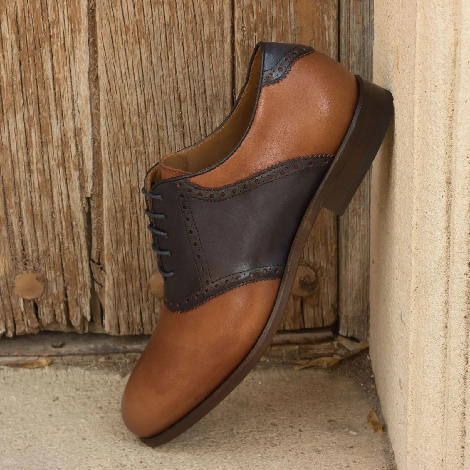 DapperFam Fabrizio in Med Brown / Navy Men's Italian Leather Saddle