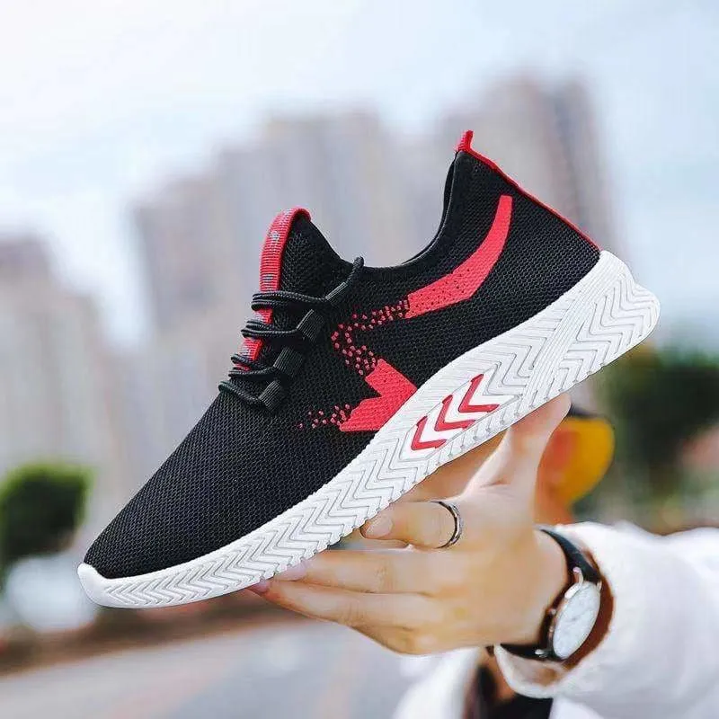 Man Lightweight White Sports Shoes