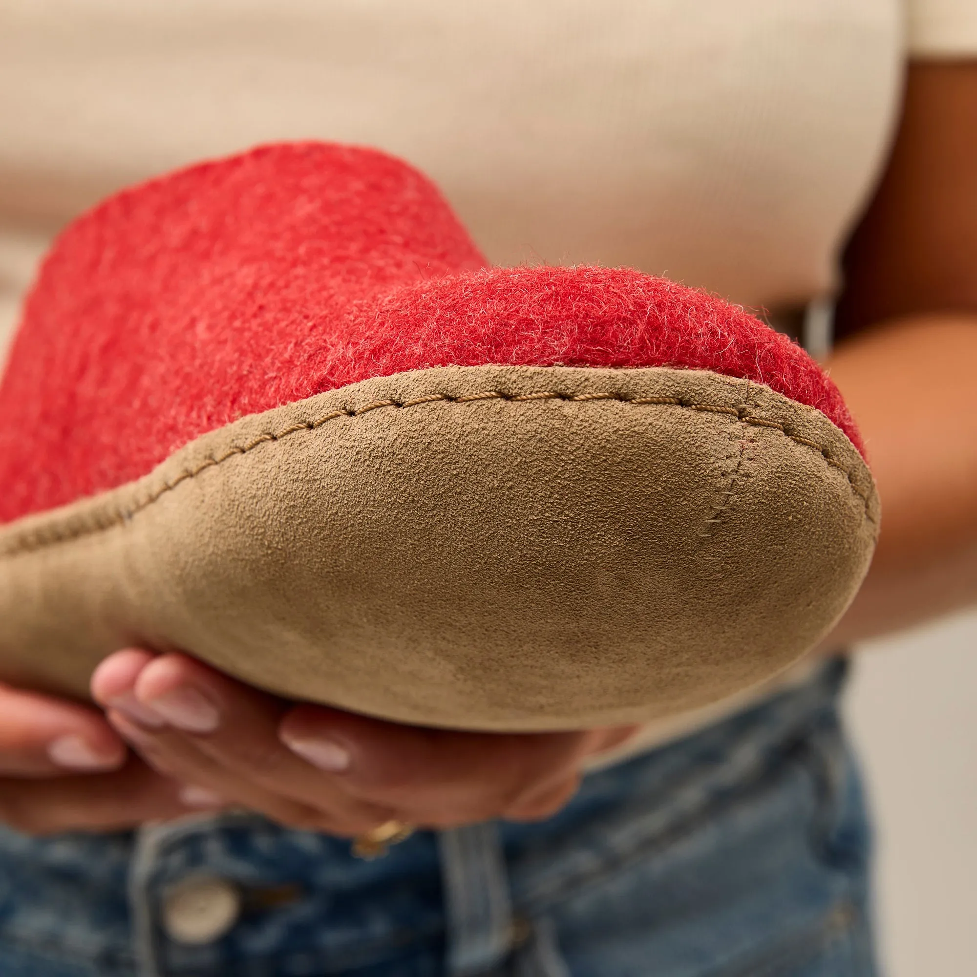 Shoe with leather sole - Red