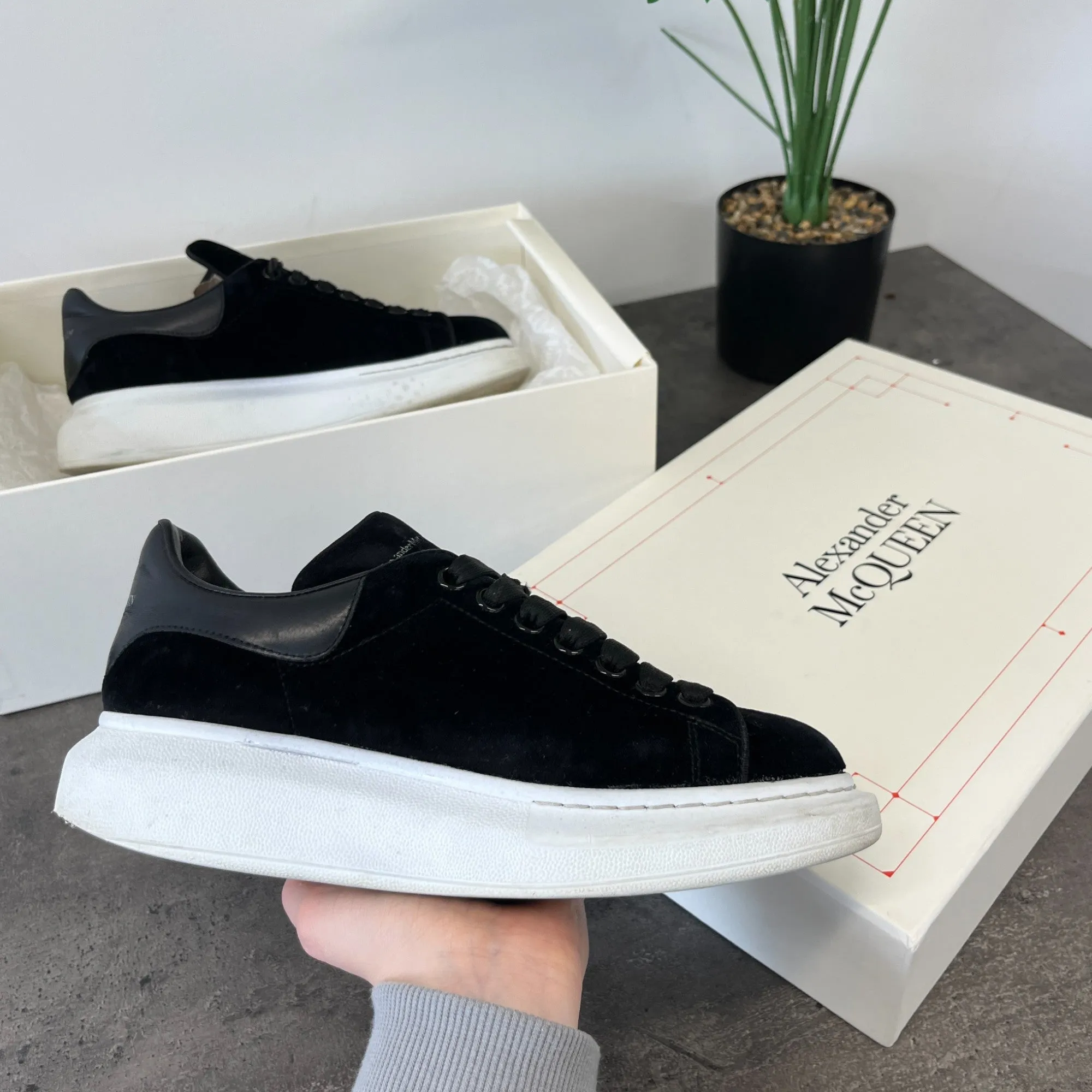 Women's Velvet Oversized Low Trainers Black Size EU 38.5 / UK 5.5